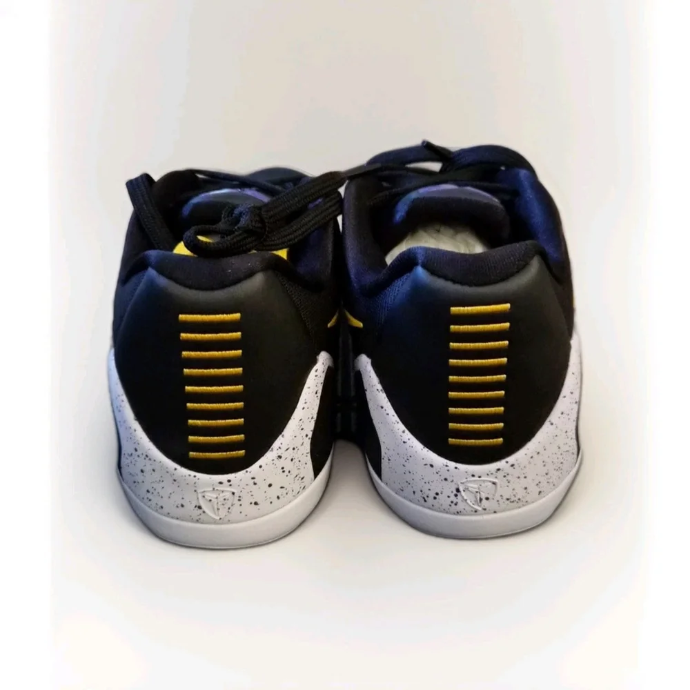 Size 10.5 - Nike Kobe 9 EM Protro TB Black University Gold IH1401-002 NEW IN BOX - Picture 4 of 7